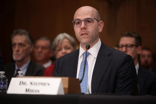 现在股票配资 特朗普称已签署米兰入职美联储的相关文件